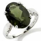 Bague en moldavite